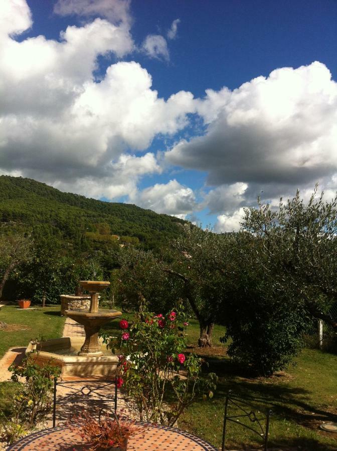 Les cigales des près appartement Aups Extérieur photo