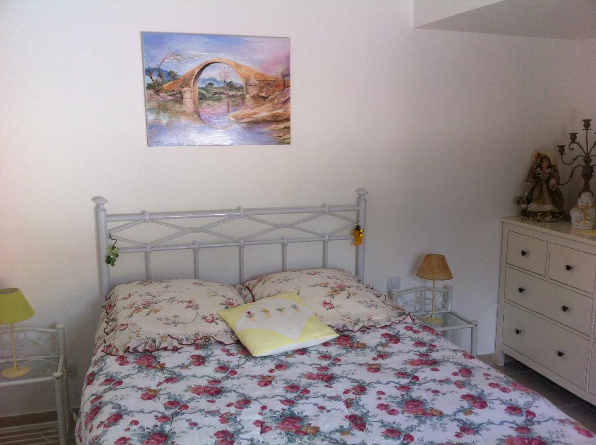 Les cigales des près appartement Aups Extérieur photo